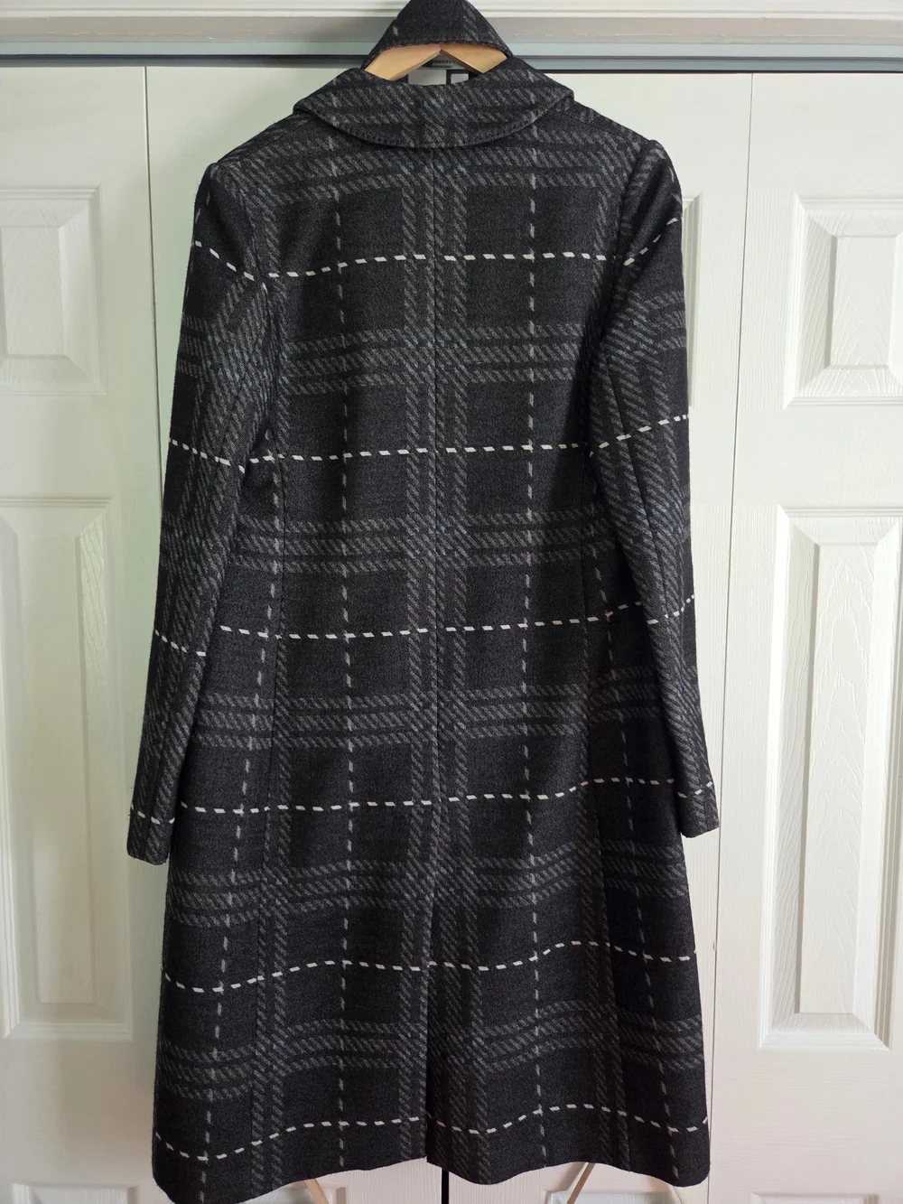 Burberry Black Plaid Wool Blend Trench Coat - Picture 6 of 6